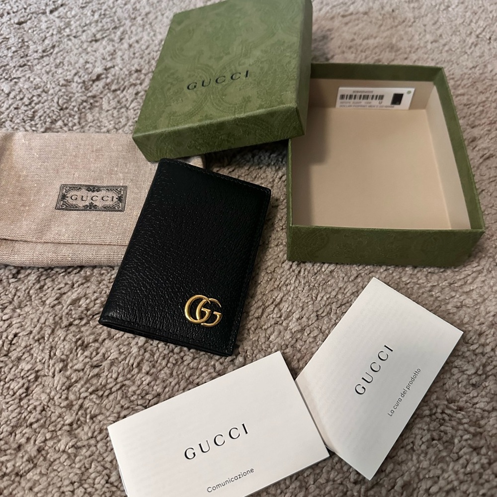 ❤️ SOLD! Gucci Marmont Card Case Unisex